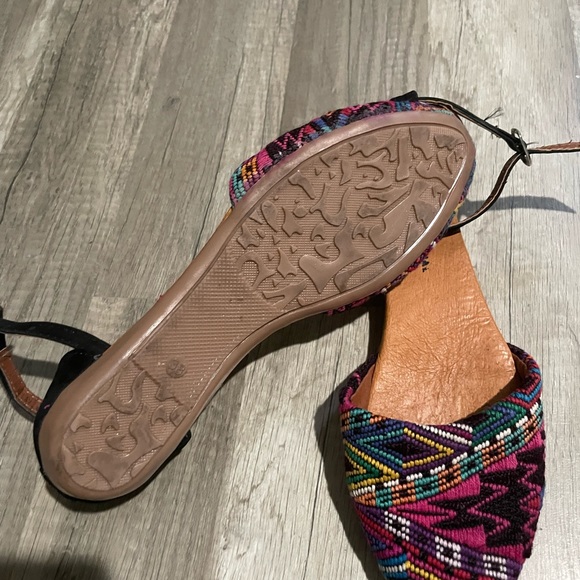 Hand made Guatemalan Flats - Picture 2 of 3